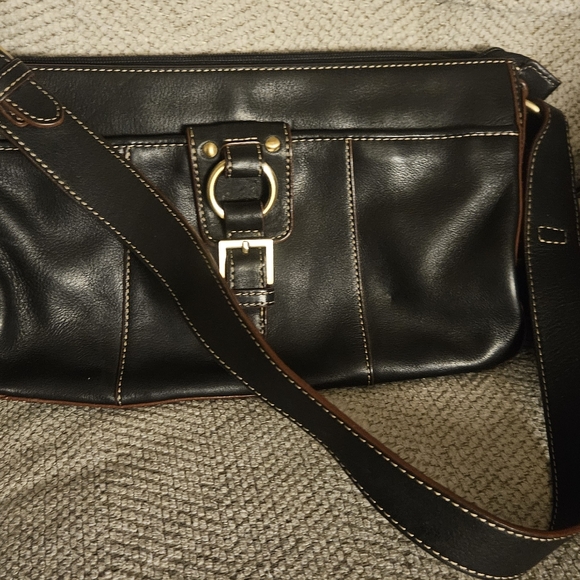 Beautiful Black Leather Etienne Aigner Shoulder Bag Brass Hardware Stunning - Picture 5 of 10